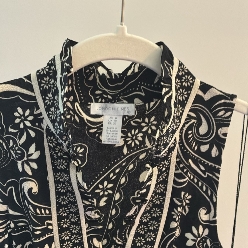 NWT Dress HAWAIIAN PAISLEY Crepe Split Ruffle Neck Maxi Dress Black Sleeveless - Picture 4 of 15